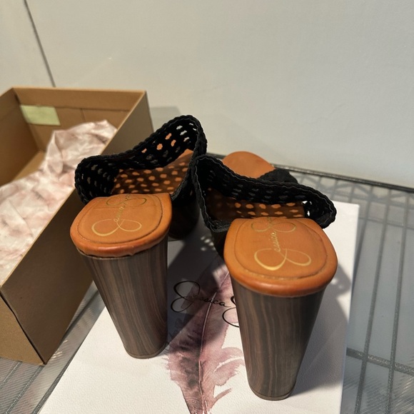 NEW Jessica Simpson Black Woven Mules - Picture 2 of 6